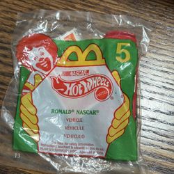 1998 McDonald’s Happy Meal Toy #5 Ronald NASCAR #94 Car New