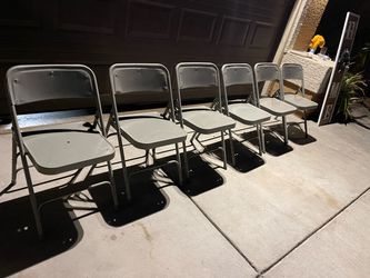 6-Metal Folding Chairs 🪑