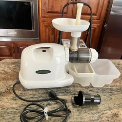 Omega Juice Extractor 8004