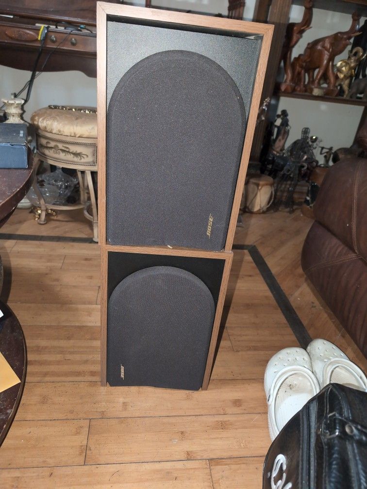 Pair Of Bose Direct Reflecting 2.2, Series III Speakers