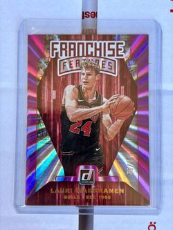 Lauri Markkanen Donruss Franchise Features Holo Card