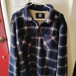 Very Nice Weatherproof Sherpa Jacket Size (2XL) Located In Reedley 