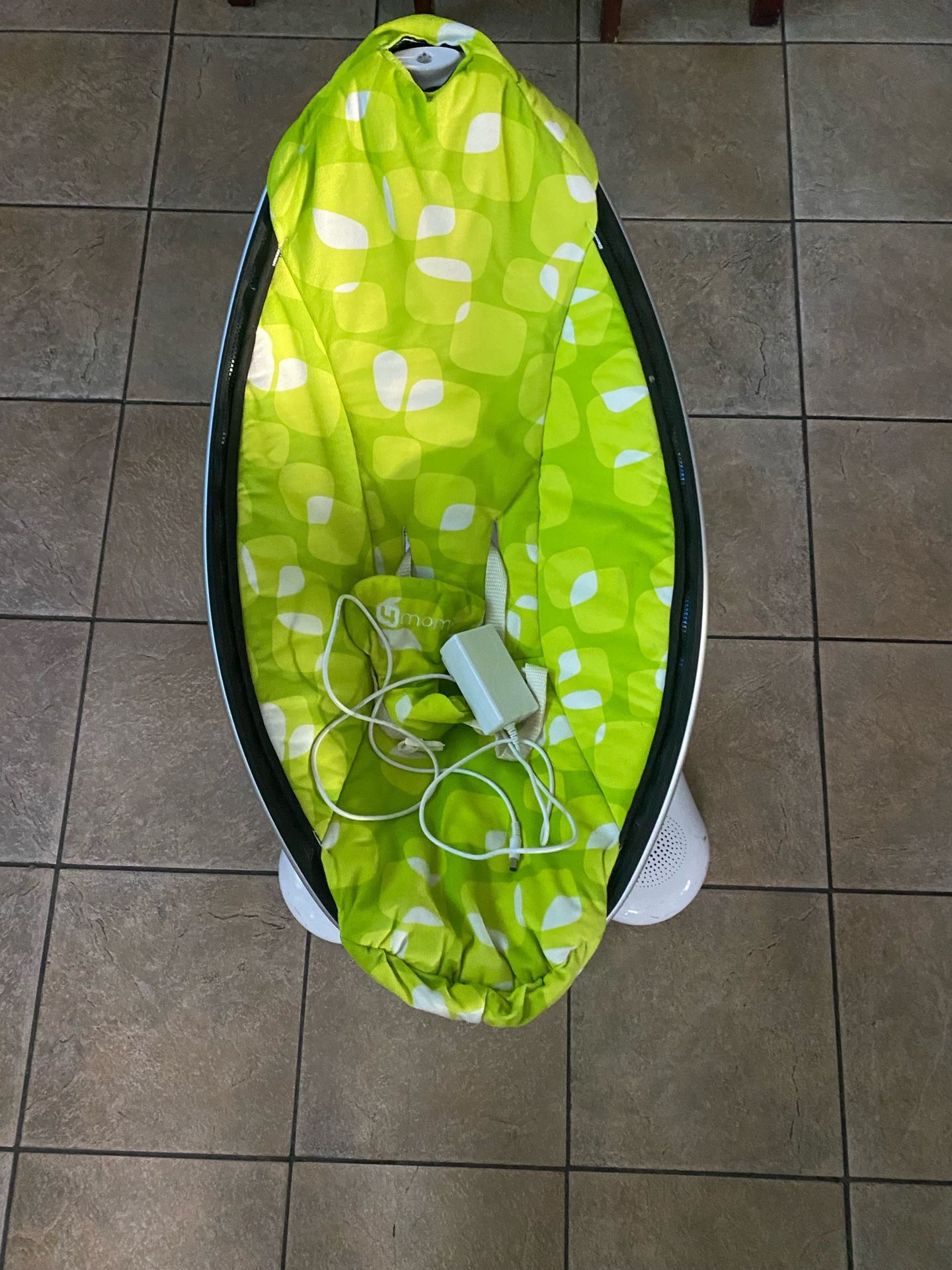 4 Moms Mamaroo Swing 