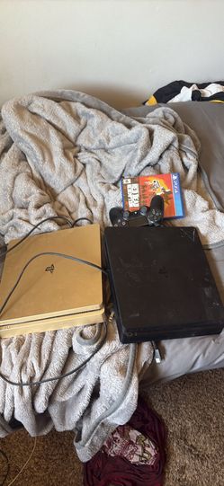 2 ps4 slims gold and black