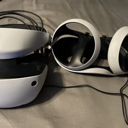PSVR 2 With Charging Dock