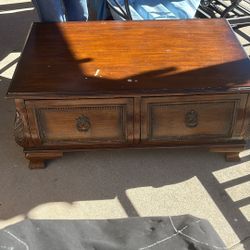 Wood coffee table with storage 