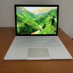 Microsoft Surface Book 2 Quad Core i5 1-90GHz 8GB Ram 256GB SSD Touchscreen 