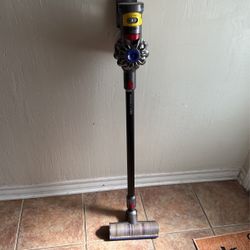 Dyson V7 Absolute