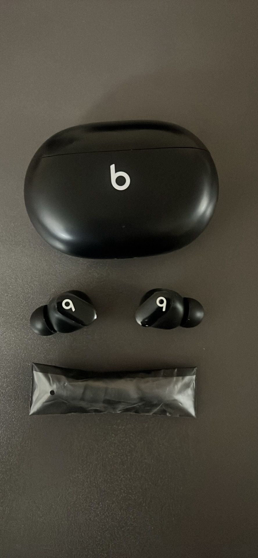 Beats Studio Bus