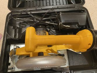 18-Volt NiCd Cordless 6-1/2 in. (165 mm) Circular Saw