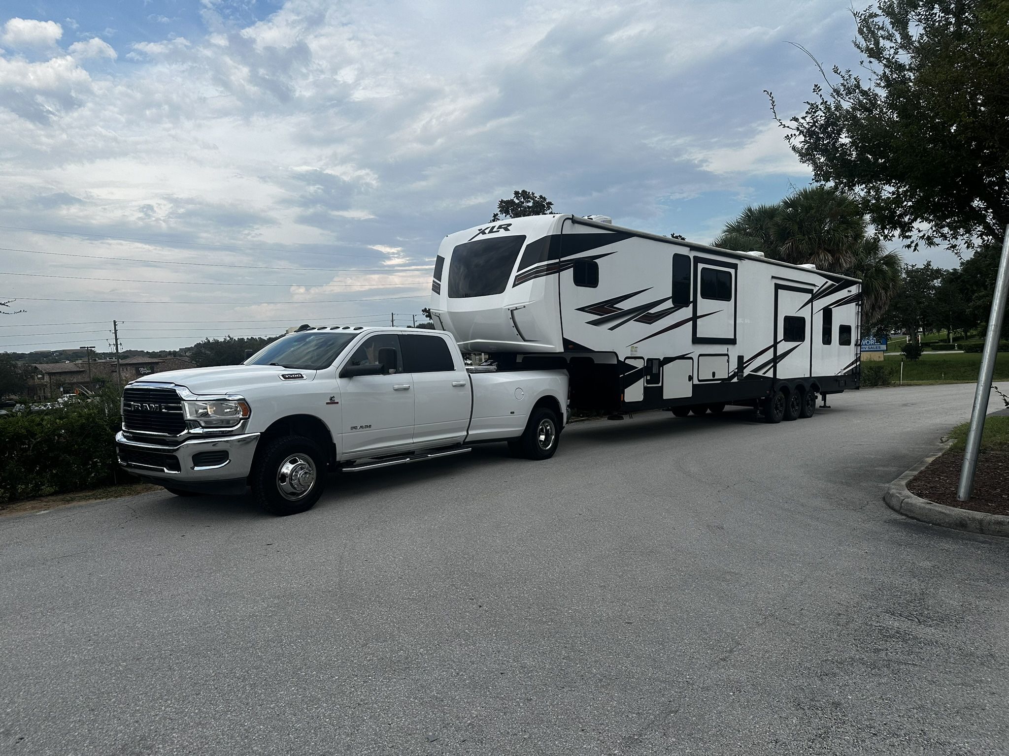 2022 Forest River XLR Nitro 407