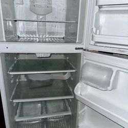 Fridge/ Freezer 