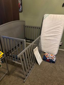 toddler bed and mattress and sheets