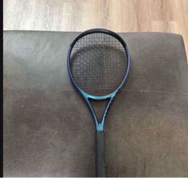 Wilson  Tennis Racket  Ultra 100V4. 4. 4 1/2 .