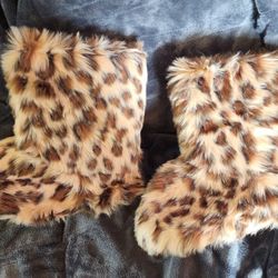 Leopard Print Faux Fur Boots - Size 8.5
