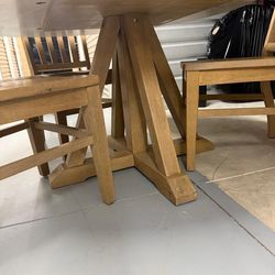 Mesa redonda de mármol