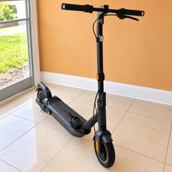 Electric Scooter – Like New Condition – Originally $800