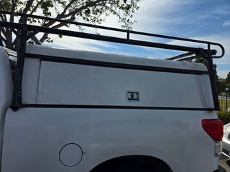 Camper shell