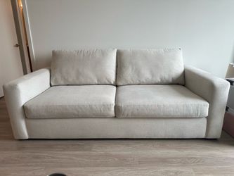 Living Spaces Sofa / Couch