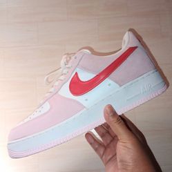 Men's Size 10.5 Nike Air Force 1 Low QS Valentine's Day 