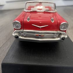 Diecast 1/18 scale Road Tough 1957 CHEVY BEL AIR Convertible 