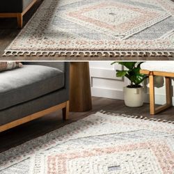 Acacia Raised Diamond Tasseled Area Rug