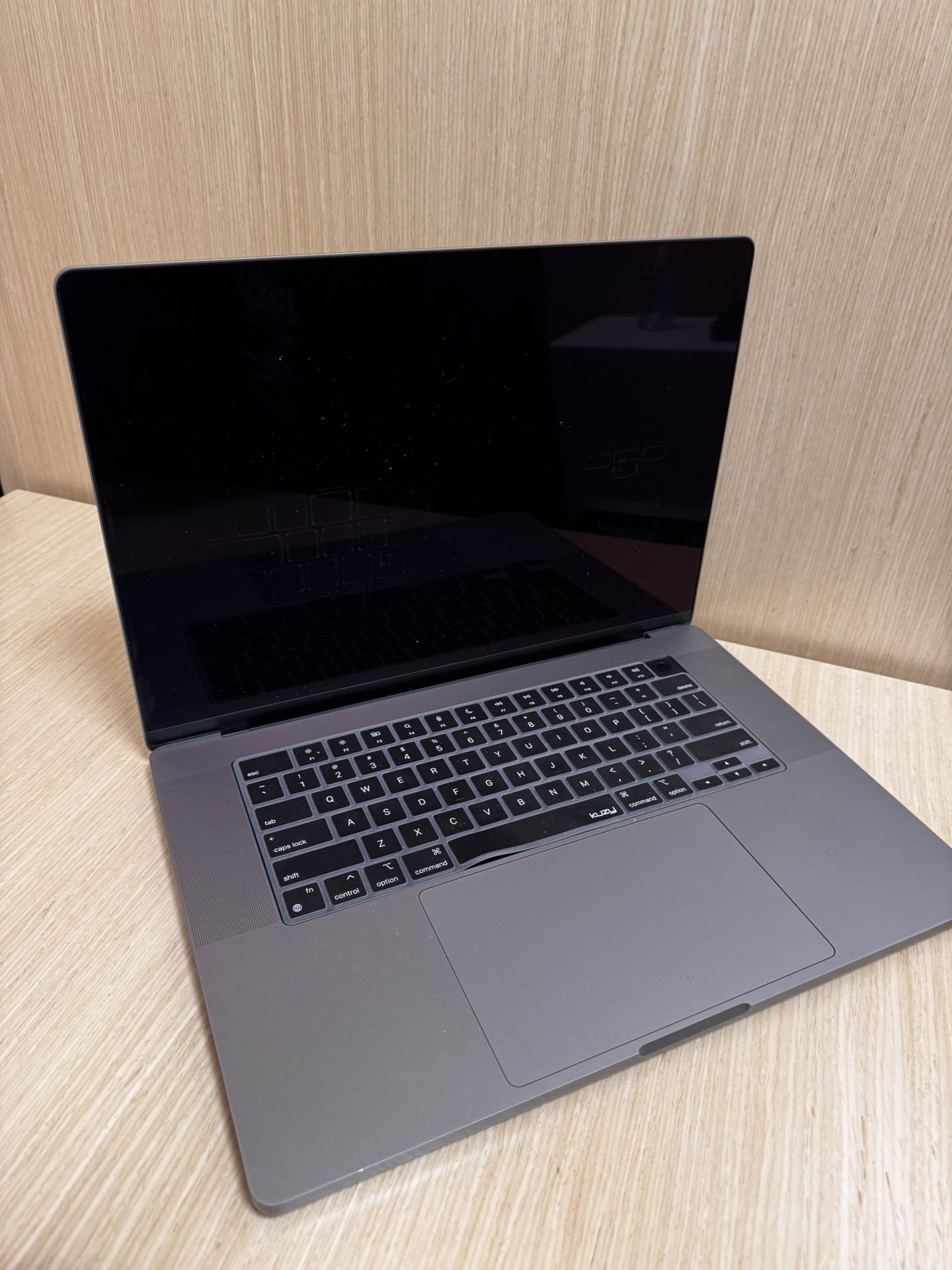 16in MacBook Pro, M1 Max 10-Core CPU & 32-Core GPU, 2TB SSD 