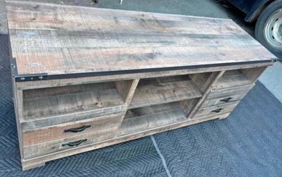 Entertainment center