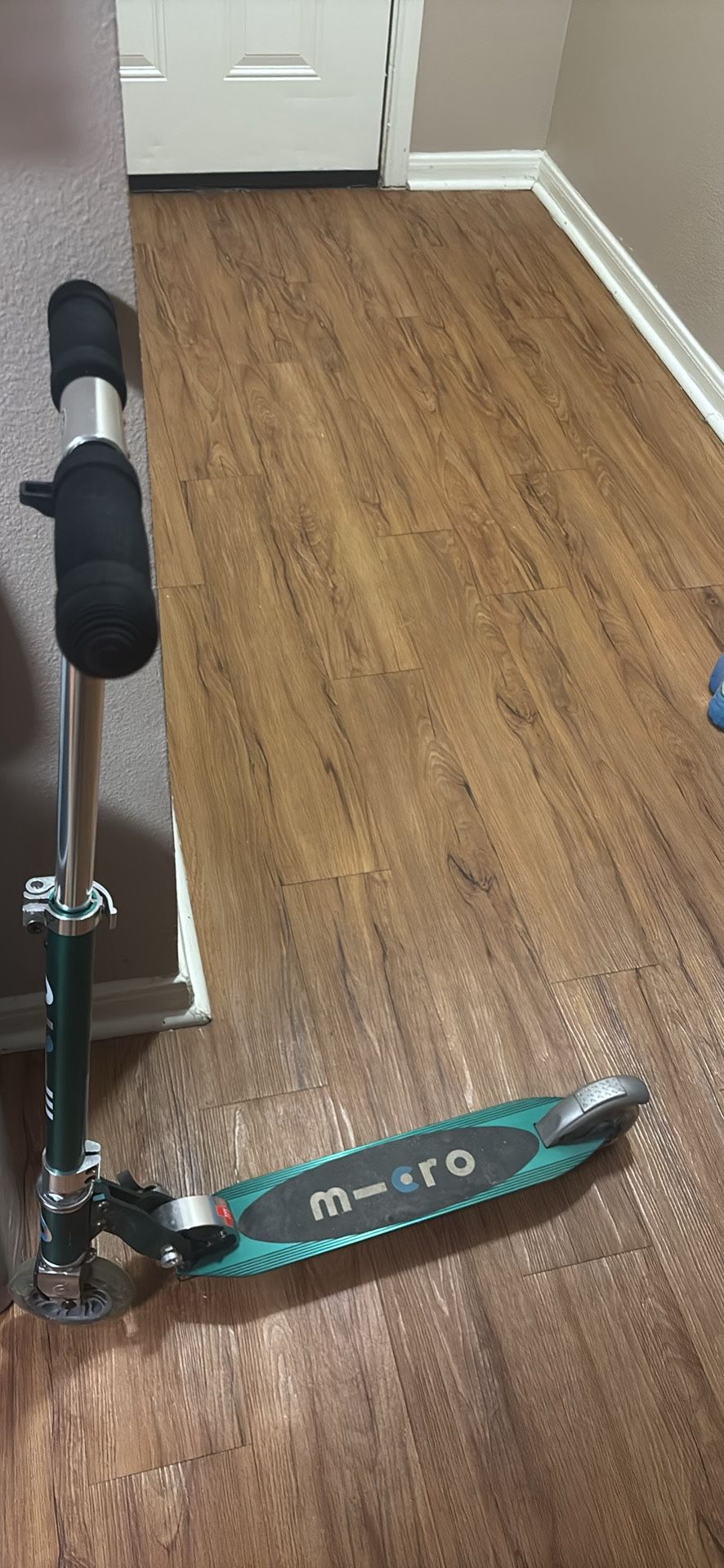 Micro LED Kids Scooter