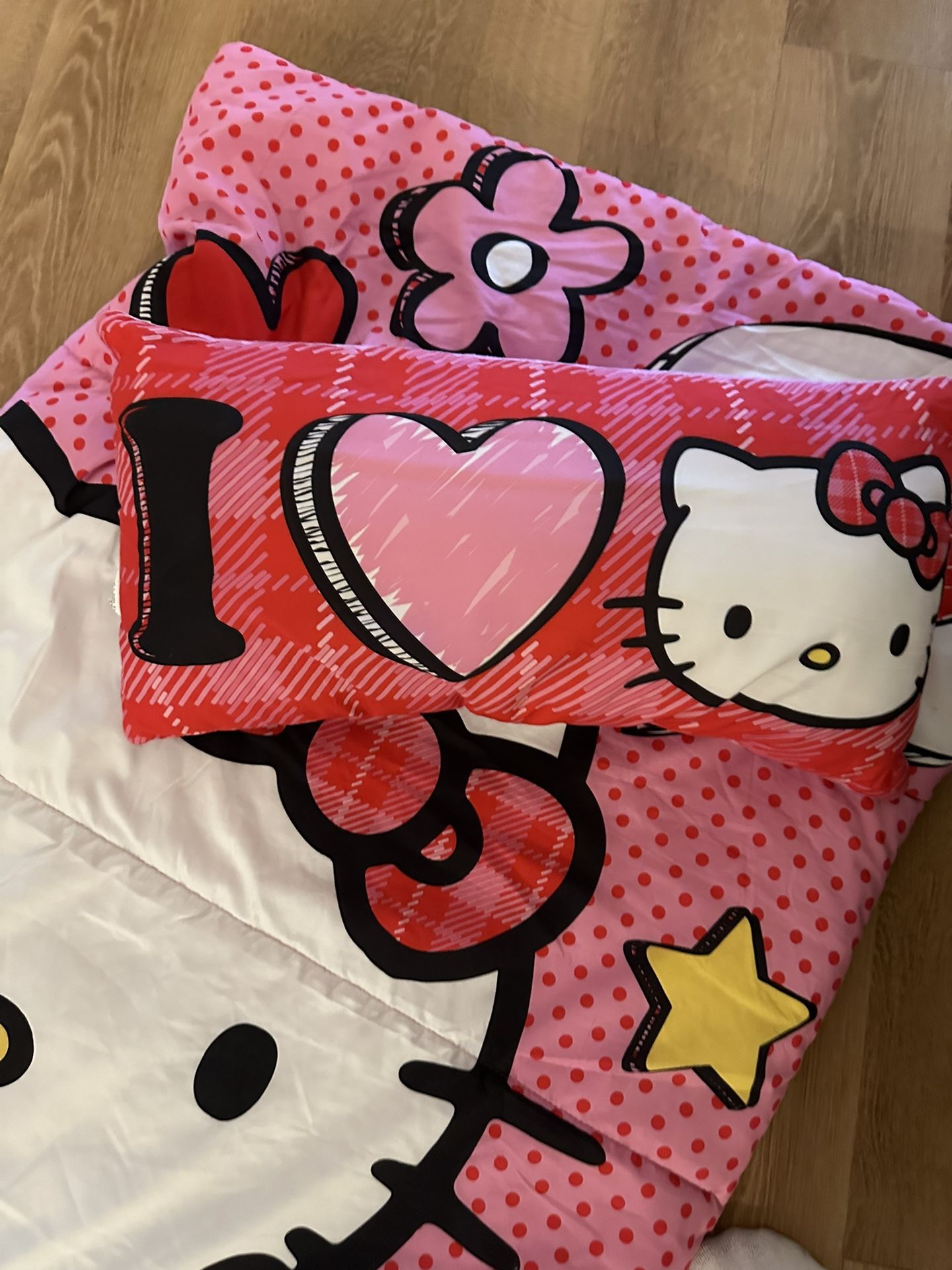 Hello Kitty Bedding Set To Go, For Sleep Over