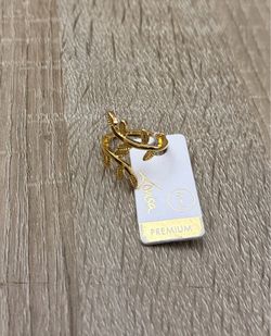 Lovisa Premium Gold Tone Leaf Wrap Ring M-L New