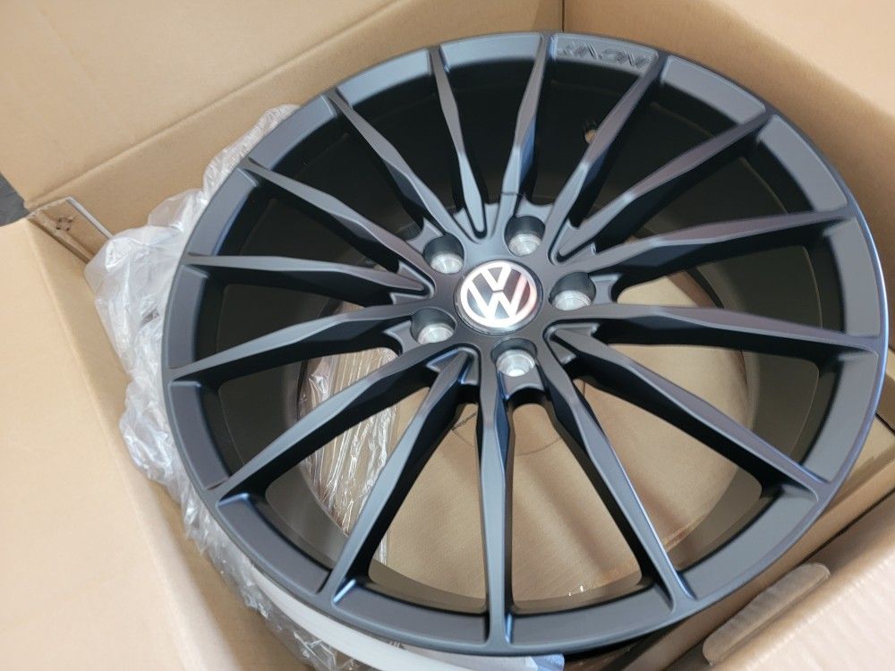 18"new VW GTI/GOLF Wheels With New Tires 