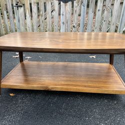 Beautiful Mid-Century Modern Solid Wood Coffee Table – Excellent Condition