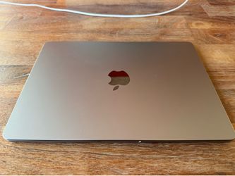 MacBook Air M2 (2022) 8gb ram 512gb storage