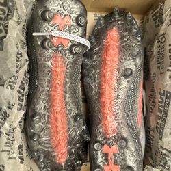 Brand New  Under Armour Women's 8.5 Blur Smoke MC 