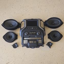 2025 chevy silverado 7 inch screen and speakers