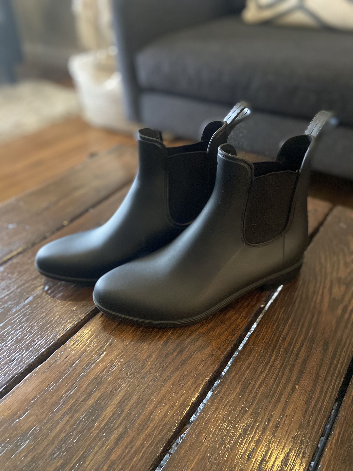Chelsea Rain Boots Size 9
