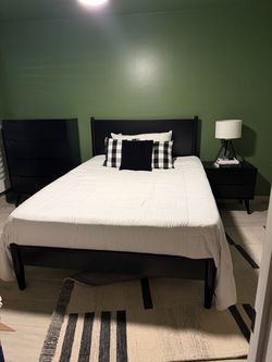 Need gone! Black Full Size Bedroom Set with rug -  Mid-Century Modern Bed Frame