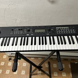 61 Korg Kross Keyboard