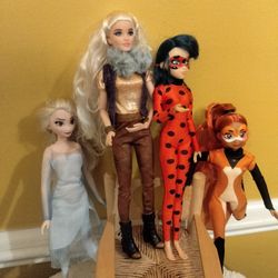 Girl Superpower!! Frozen Elsa, LadyBug Catwoman, and Addison