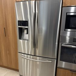 Samsung French door refrigerator “28 Counter Depth 