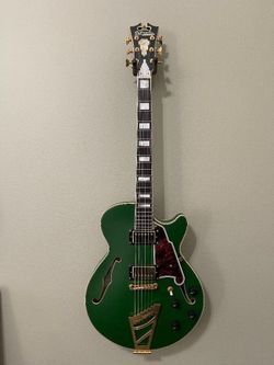 D'Angelico Deluxe SS Semi-Hollow Guitar, Limited Emerald Green