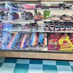 Mexican Culture Collectibles, Kitchen Pieces, Toys And Etc. 