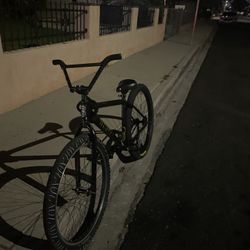 Kobe Throne Bike 