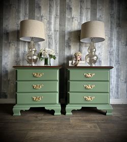 πΊ Newly Refinished Solid Wood Nightstands / Sage Green/ I Can Deliver