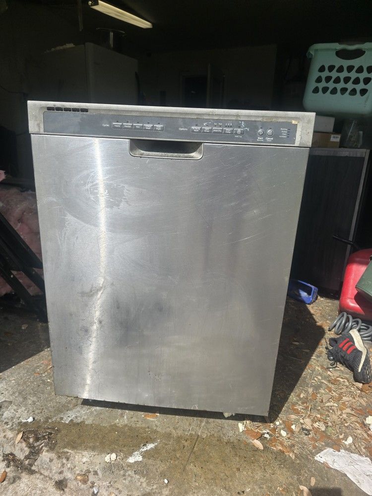 Dishwasher https://offerup.com/redirect/?o=VGhpbmsuR0U=