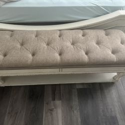 Dressers Vanity Bench And Bed 