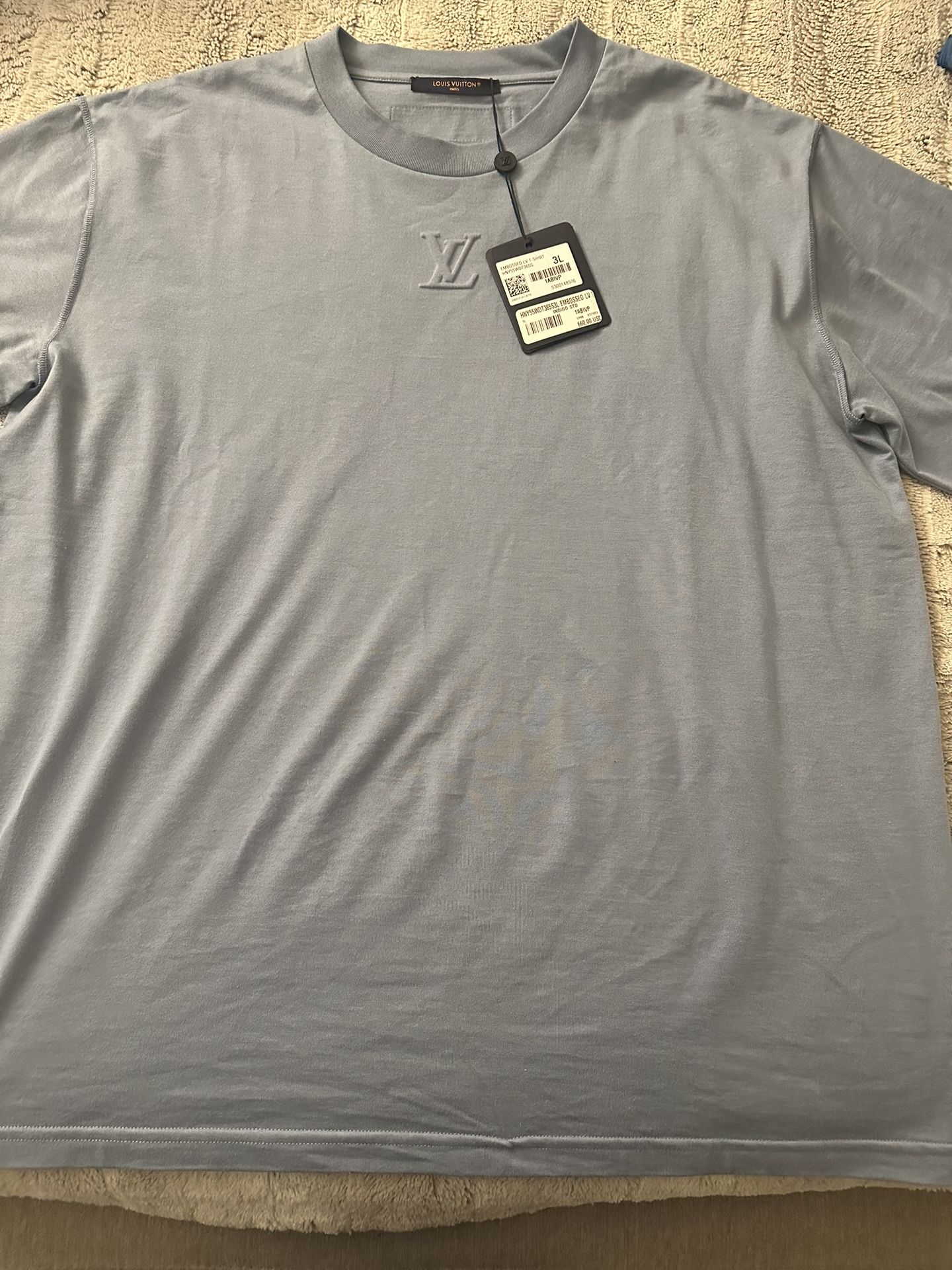 DS NWT Supreme Louis Vuitton LV Box Logo T-Shirt Size M for Sale in San  Marino, CA - OfferUp