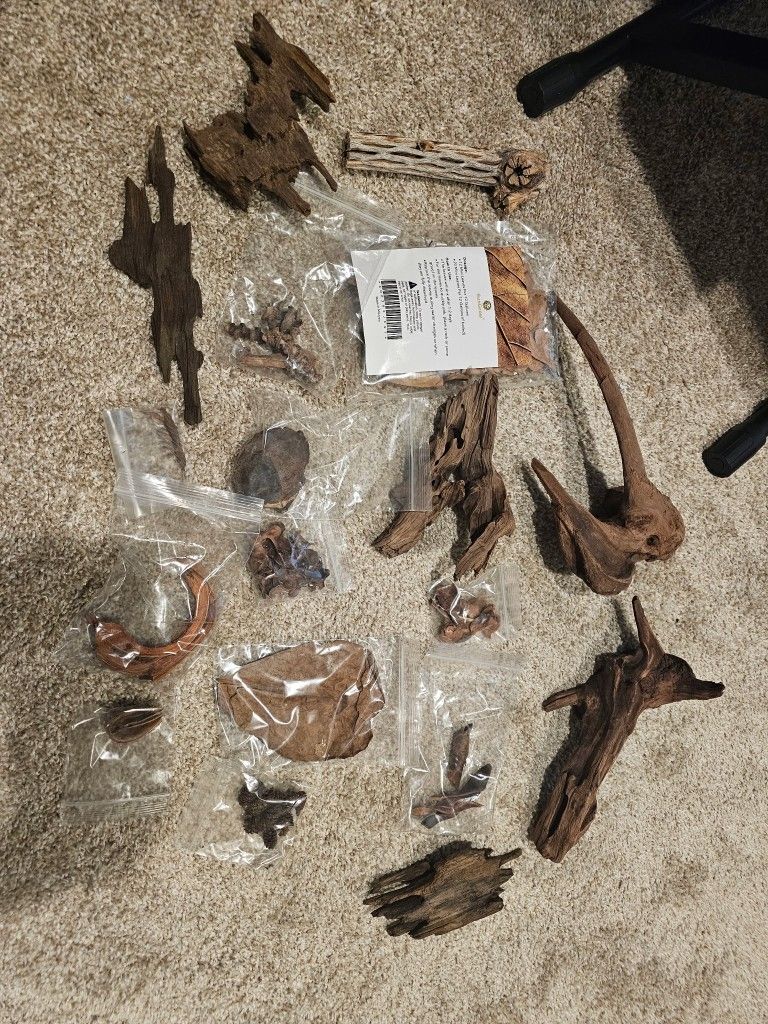 Aquarium drift wood and botanicals