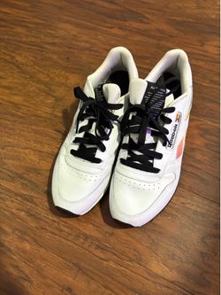 Reebok All Type of Love Women’s Sneakers Size 5.5